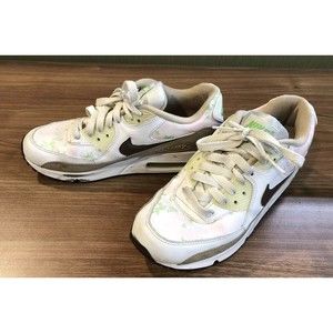 Size 6y - Nike Air Max Youth Size 6 White Beige